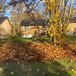 Modernes Fuer 4 Personen In Einem Waldpark By Interhome