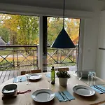 Modernes Fuer 4 Personen In Einem Waldpark By Interhome Hébergement de vacances *