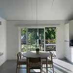 Modernes Fuer 4 Personen In Einem Waldpark By Interhome Hébergement de vacances *