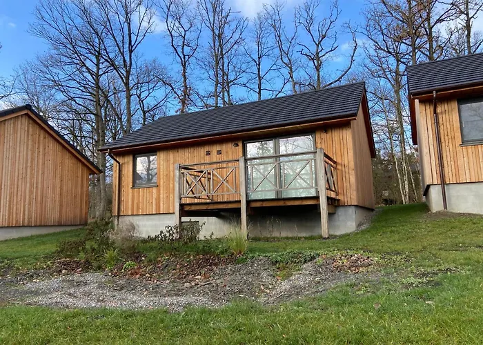 Modernes Fuer 4 Personen In Einem Waldpark By Interhome