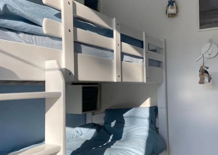 Modernes Fuer 4 Personen In Einem Waldpark By Interhome Holiday home *